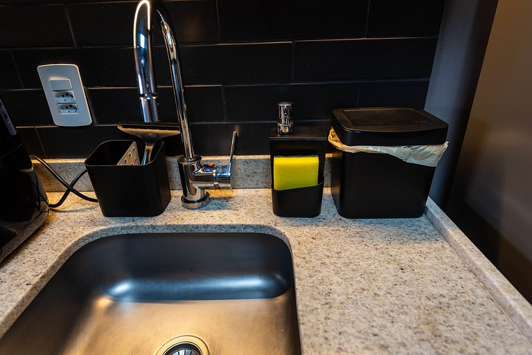 Studio c/ Piscina na Cobertura no Sumaré - G1-103