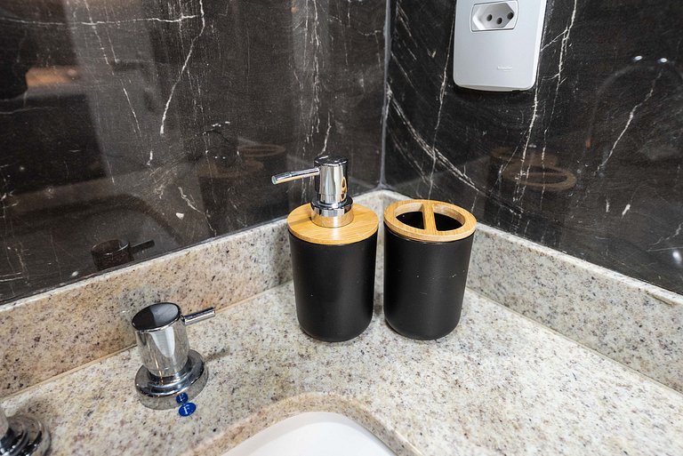 Studio c/ Piscina na Cobertura no Sumaré - G1-103