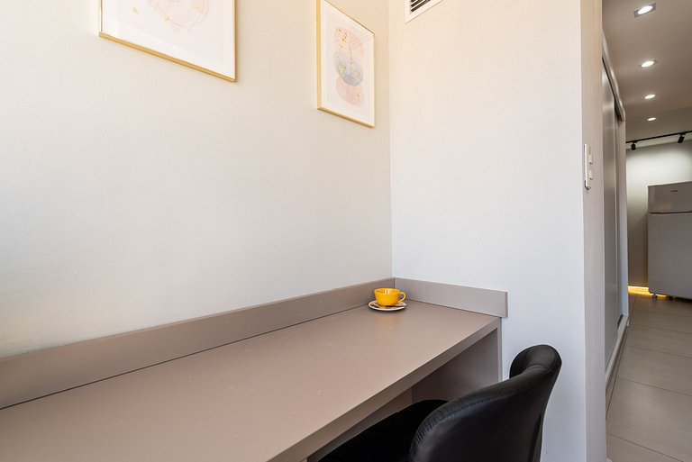 Studio Completo com Piscina na Cobertura - KH702