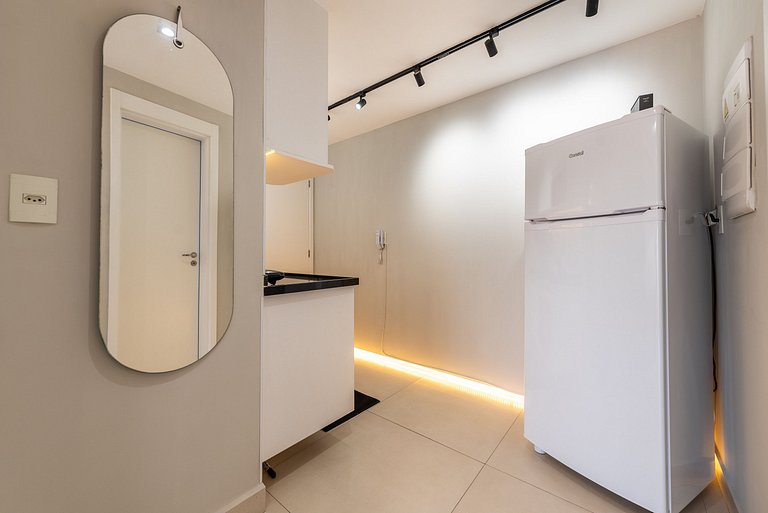 Studio Completo com Piscina na Cobertura - KH702