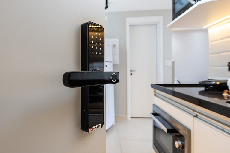 Studio Completo com Piscina na Cobertura - KH702