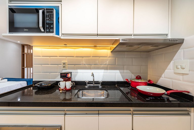 Studio Completo com Piscina na Cobertura - KH702