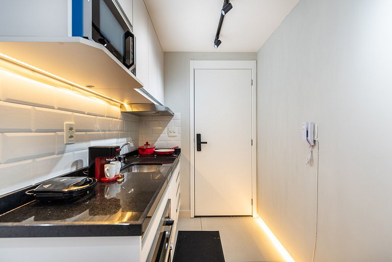 Studio Completo com Piscina na Cobertura - KH702