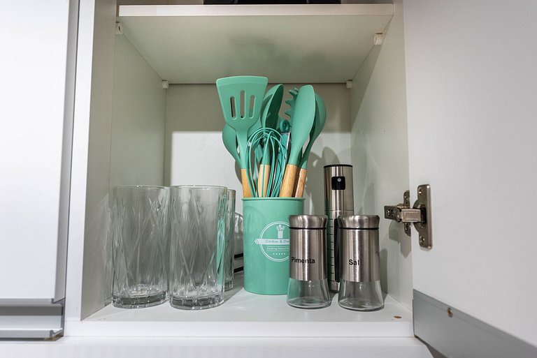 Studio Completo com Piscina na Cobertura - KH702