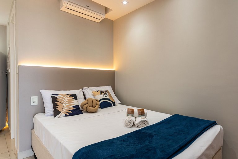 Studio Completo com Piscina na Cobertura - KH702