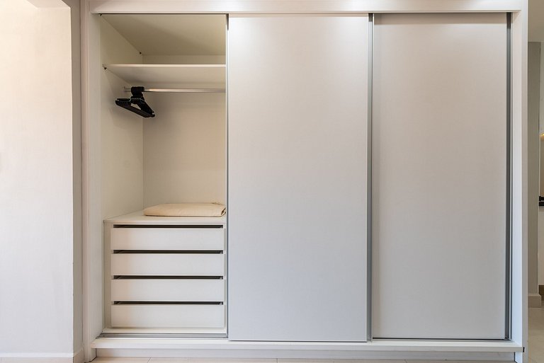 Studio Completo com Piscina na Cobertura - KH702