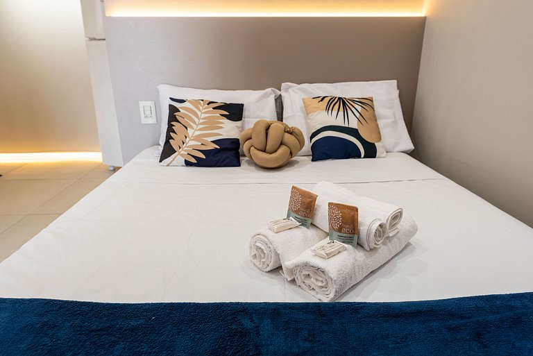 Studio Completo com Piscina na Cobertura - KH702