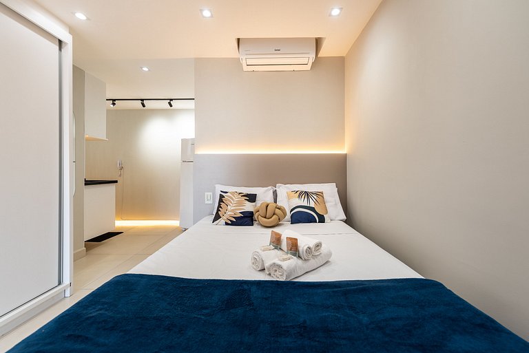 Studio Completo com Piscina na Cobertura - KH702