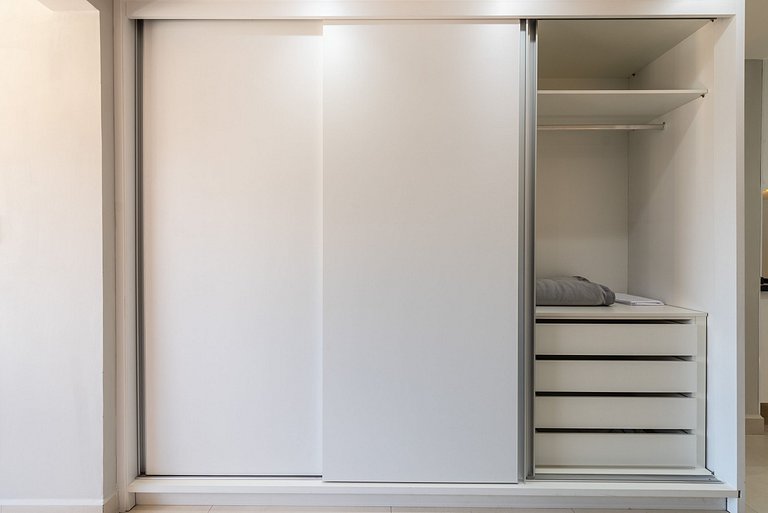 Studio Completo com Piscina na Cobertura - KH702