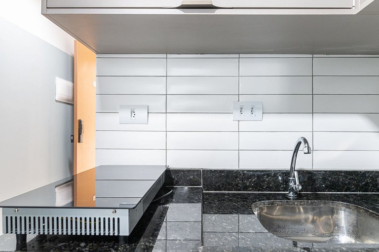 Studio c/ piscina rooftop pertinho da praia - S109