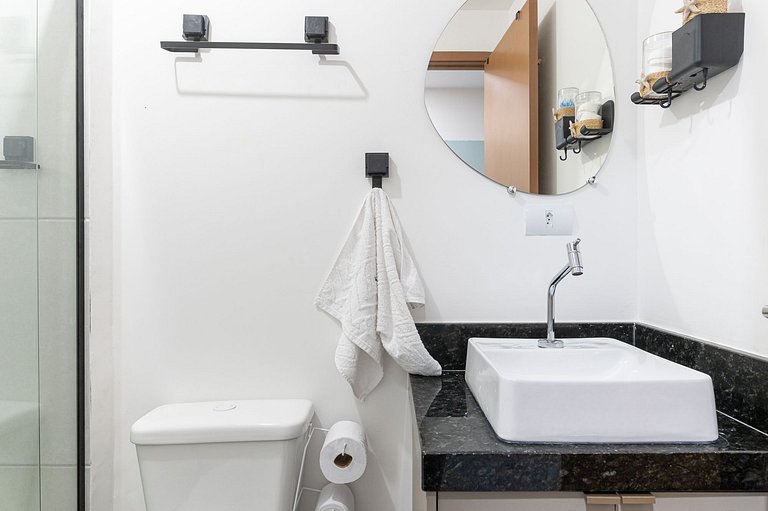 Studio c/ piscina rooftop pertinho da praia - S109