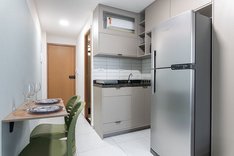 Studio c/ piscina rooftop pertinho da praia - S109