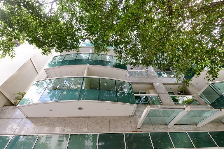 Flat c/ Limpeza Diária e Estacionamento - LB507