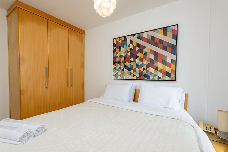 Flat c/ Limpeza Diária e Estacionamento - LB507