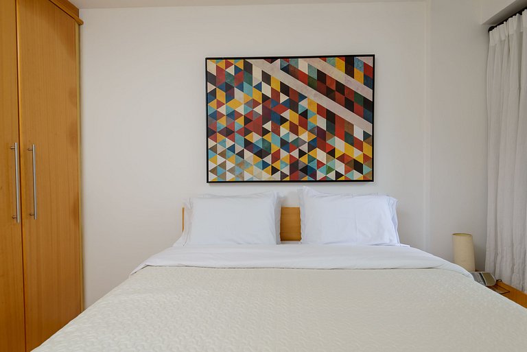 Flat c/ Limpeza Diária e Estacionamento - LB507