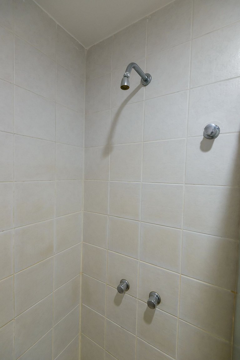 Flat c/ Limpeza Diária e Estacionamento - LB507