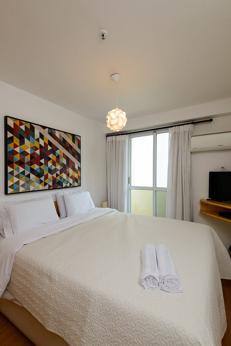 Flat c/ Limpeza Diária e Estacionamento - LB507