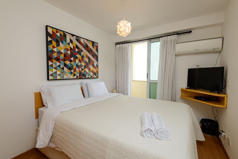 Flat c/ Limpeza Diária e Estacionamento - LB507