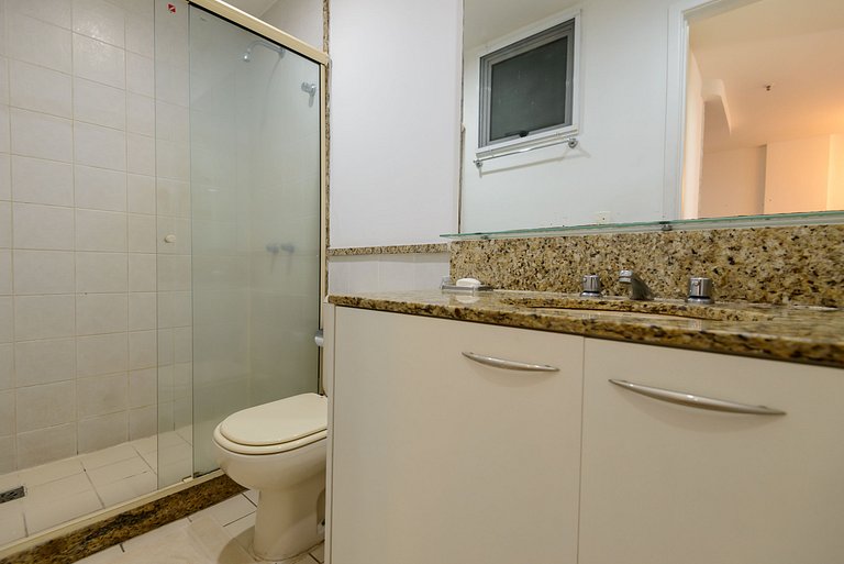 Flat c/ Limpeza Diária e Estacionamento - LB507