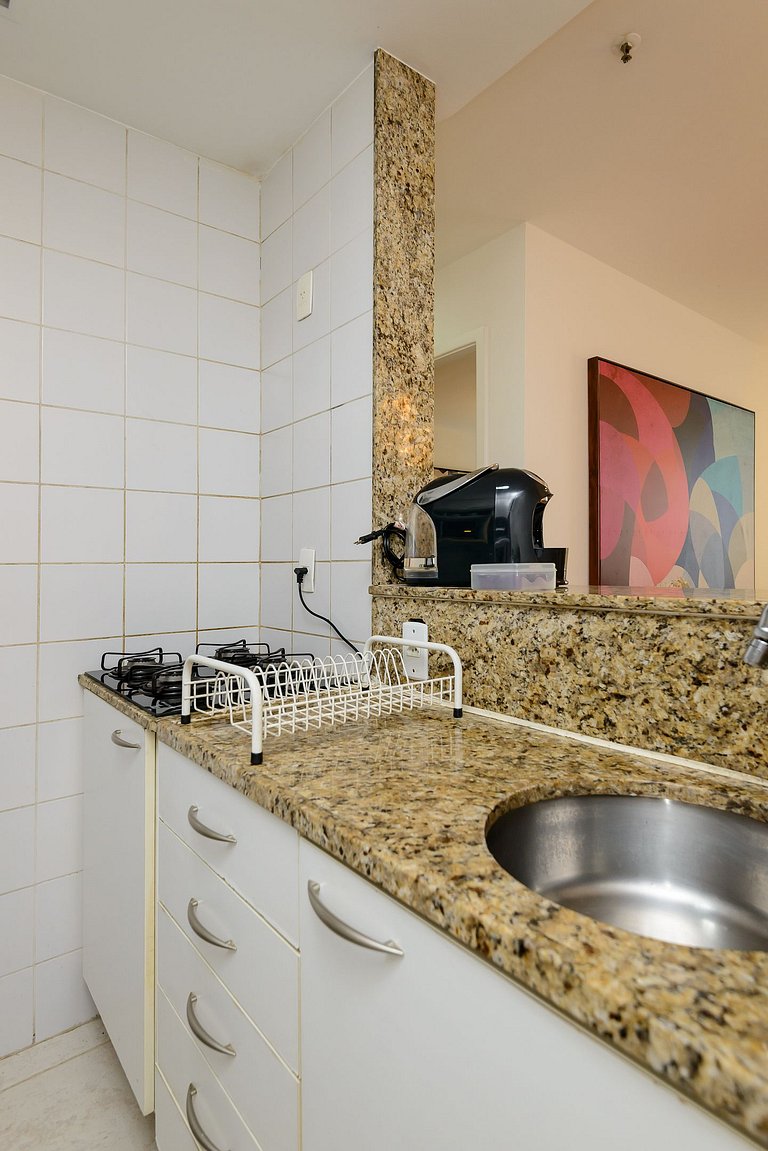 Flat c/ Limpeza Diária e Estacionamento - LB507