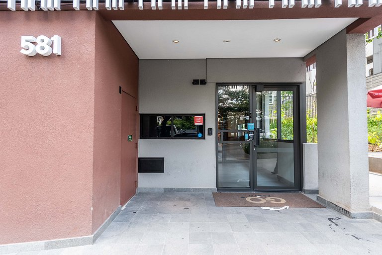 Studio c/ Vista Panorâmica e Piscina - GP2304