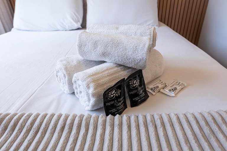 Studio Elegante em Moema | Pq. Ibirapuera - IP505