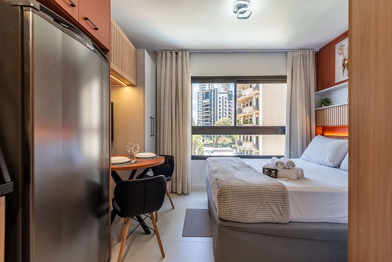 Studio Elegante em Moema | Pq. Ibirapuera - IP505