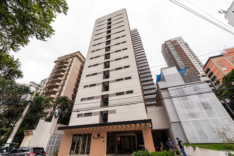 Studio elegante com vista em Moema - IP1208