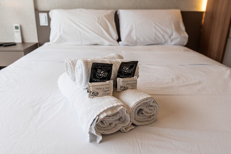 Studio com Piscina na Cobertura em Moema - IP1403