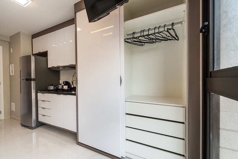 Studio com Piscina na Cobertura em Moema - IP1403