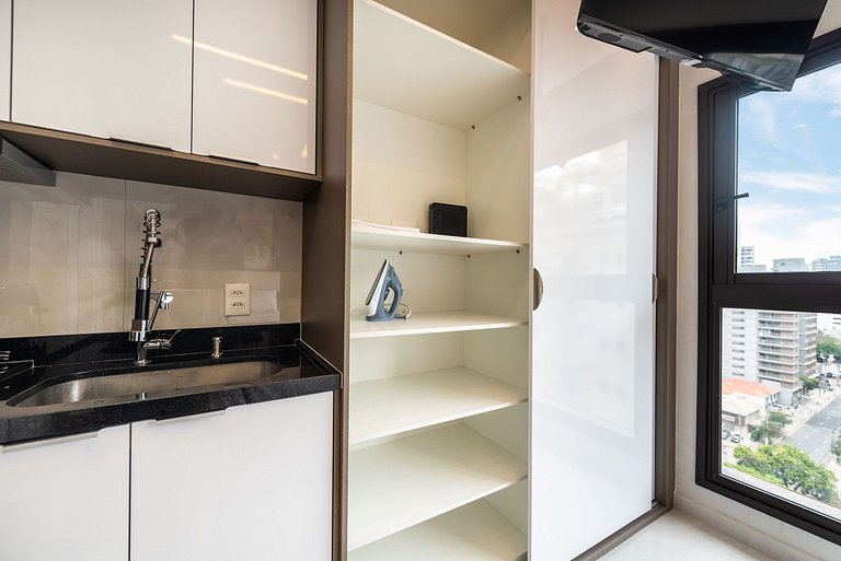 Studio com Piscina na Cobertura em Moema - IP1403