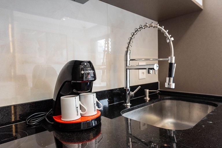 Studio com Piscina na Cobertura em Moema - IP1403