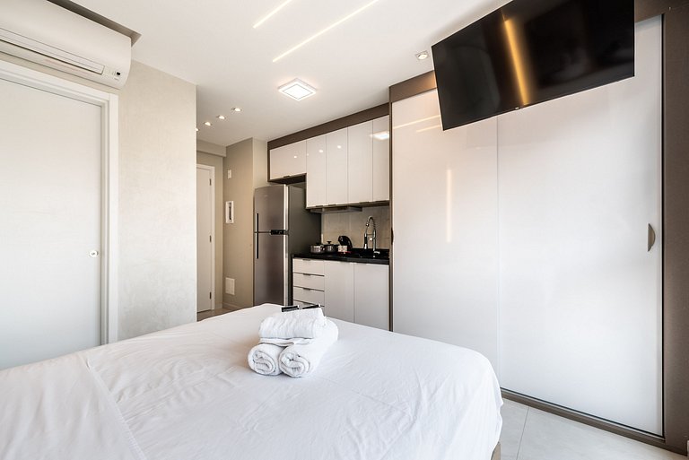 Studio com Piscina na Cobertura em Moema - IP1403