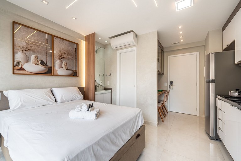 Studio com Piscina na Cobertura em Moema - IP1403