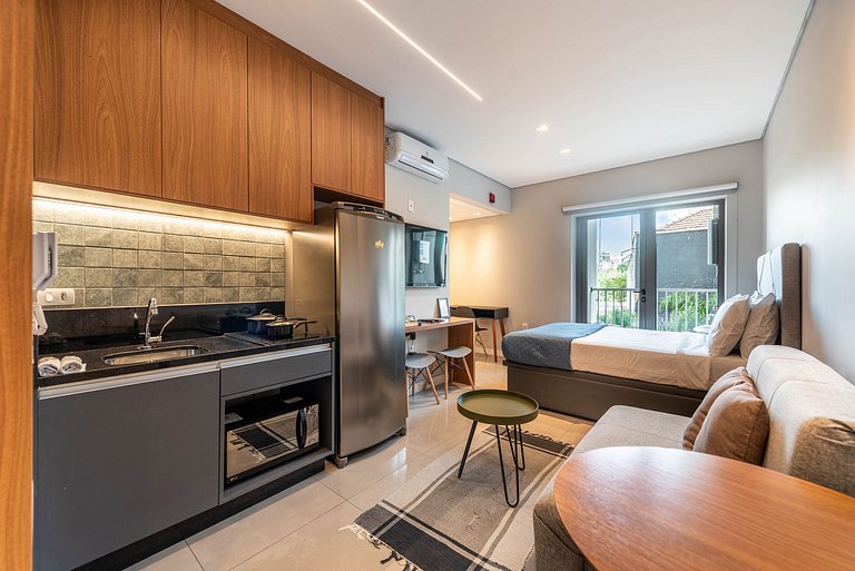 Studio c/ Piscina e Academia perto do Metrô - H104