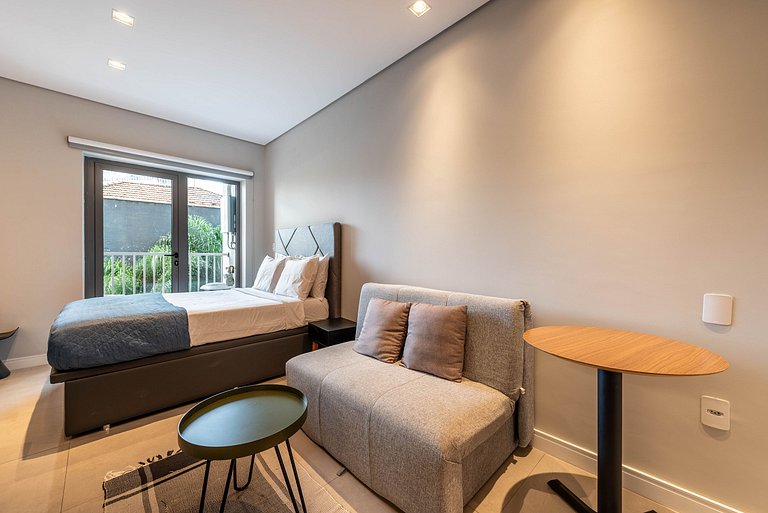 Piscina e Academia ao lado do Metrô - H104