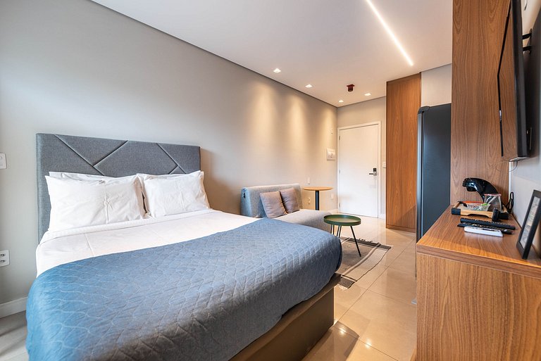 Piscina e Academia ao lado do Metrô - H104