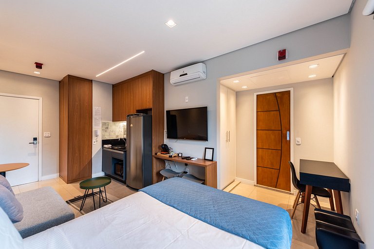 Studio c/ Piscina e Academia perto do Metrô - H104