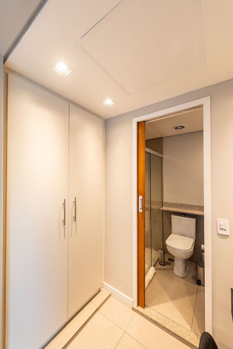 Studio c/ Piscina e Academia perto do Metrô - H104