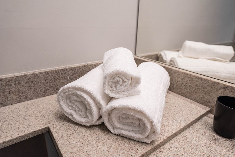 Studio c/ Piscina e Academia perto do Metrô - H104