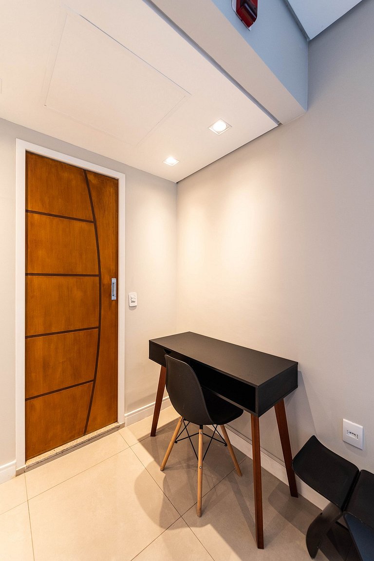 Studio c/ Piscina e Academia perto do Metrô - H104