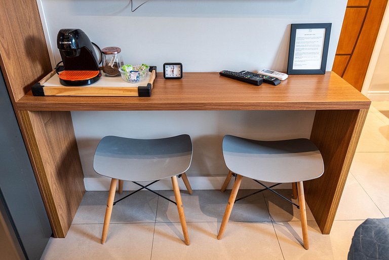 Studio c/ Piscina e Academia perto do Metrô - H104