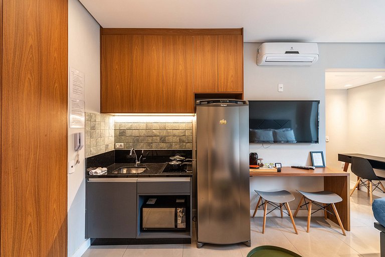 Piscina e Academia ao lado do Metrô - H104