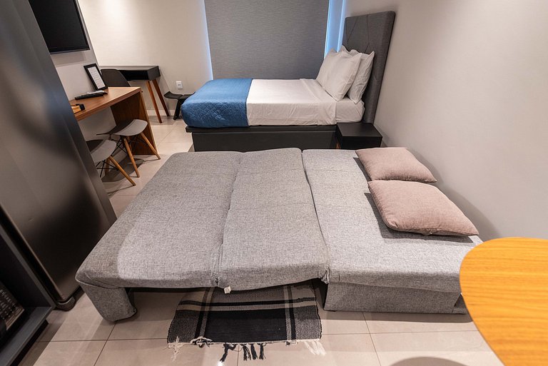 Studio c/ Piscina e Academia perto do Metrô - H104