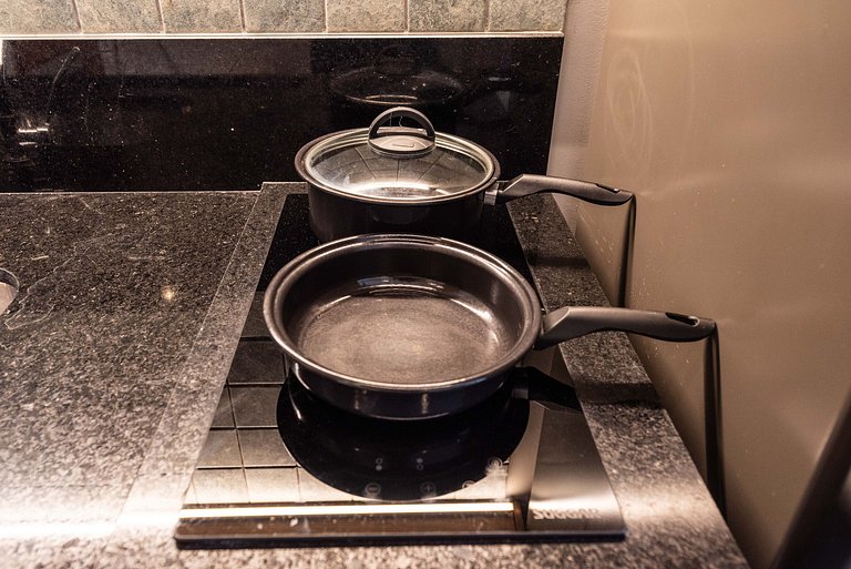 Studio c/ Piscina e Academia perto do Metrô - H104