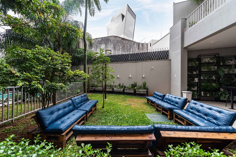 Studio c/ Piscina e Academia perto do Metrô - H104