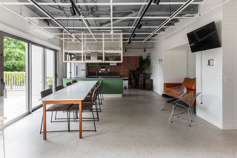 Studio c/ Piscina e Academia perto do Metrô - H104