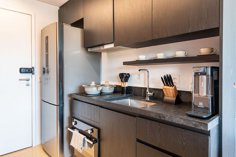 Studio em Pinheiros com Piscina Rooftop - P507