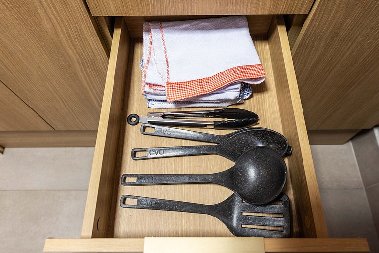 Studio Moderno com Piscina e Academia - Z1001