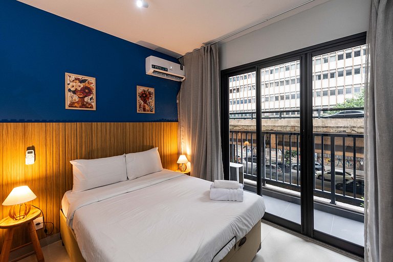 Studio com Piscina e Academia - DP203